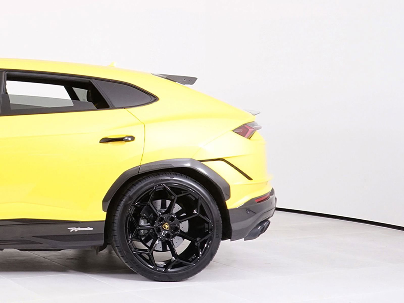 Used 2024 Lamborghini Urus Performante image 13