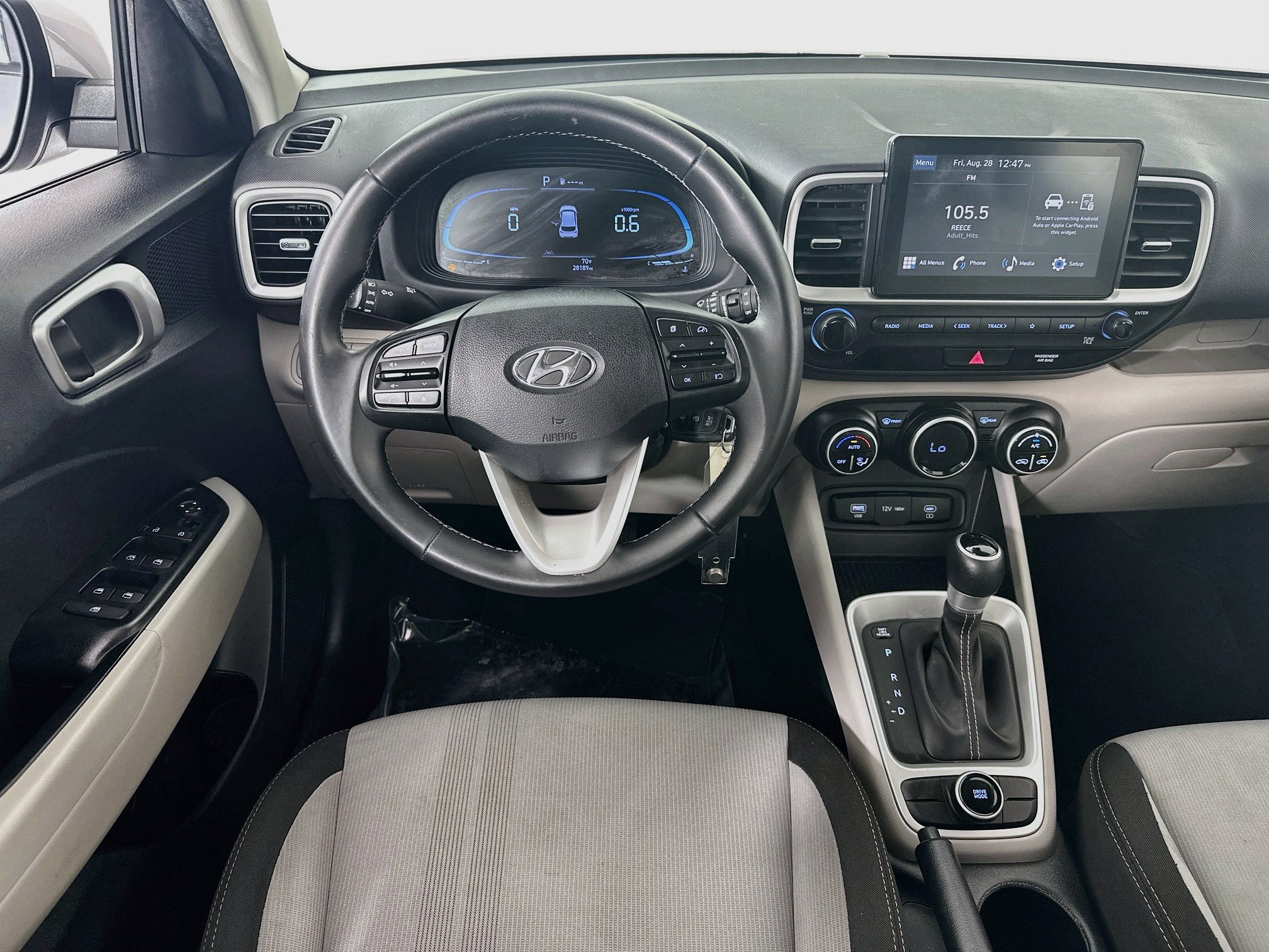 Used 2023 Hyundai Venue SEL FWD image 21