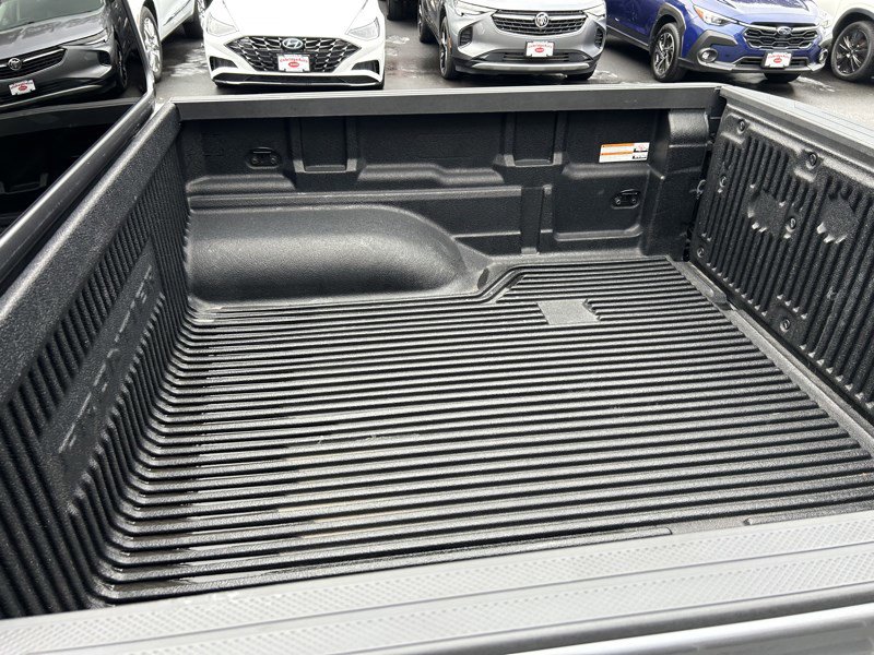 Used 2023 Nissan Frontier SV w/ Midnight Edition Package image 18