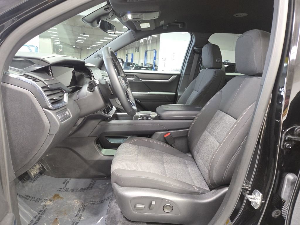 Used 2025 GMC Acadia Elevation AWD/4WD image 8