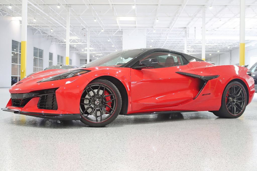 Used 2023 Chevrolet Corvette Z06 RWD image 2