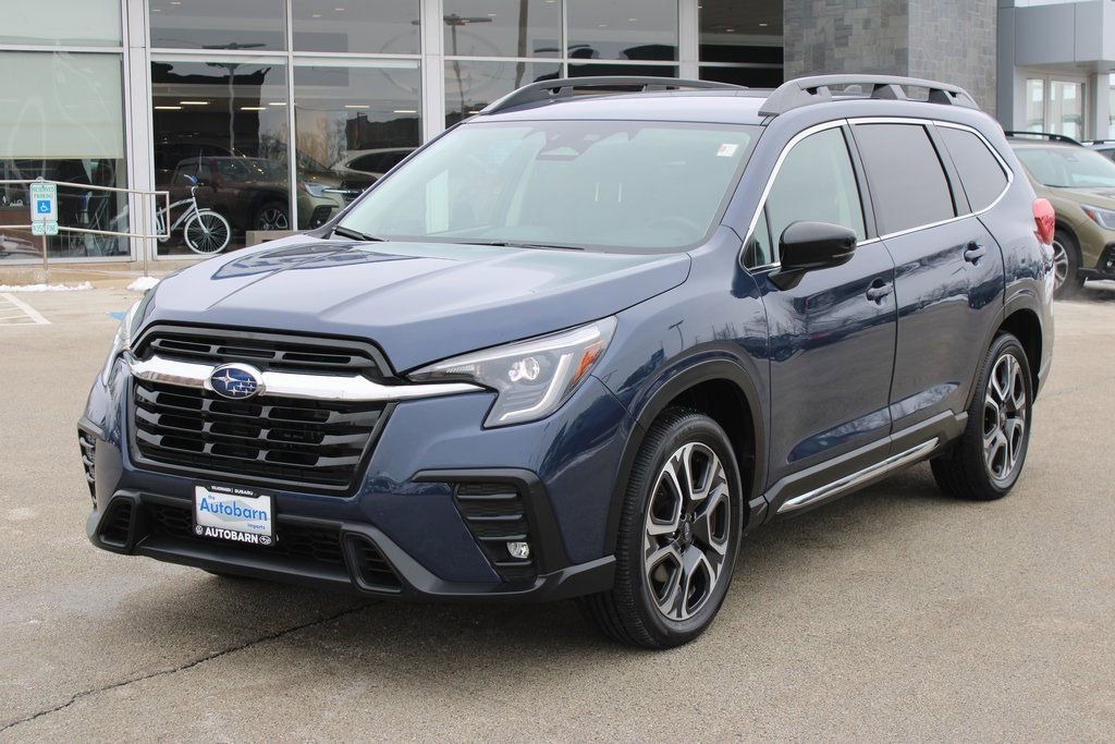 Used 2024 Subaru Ascent Limited image 1