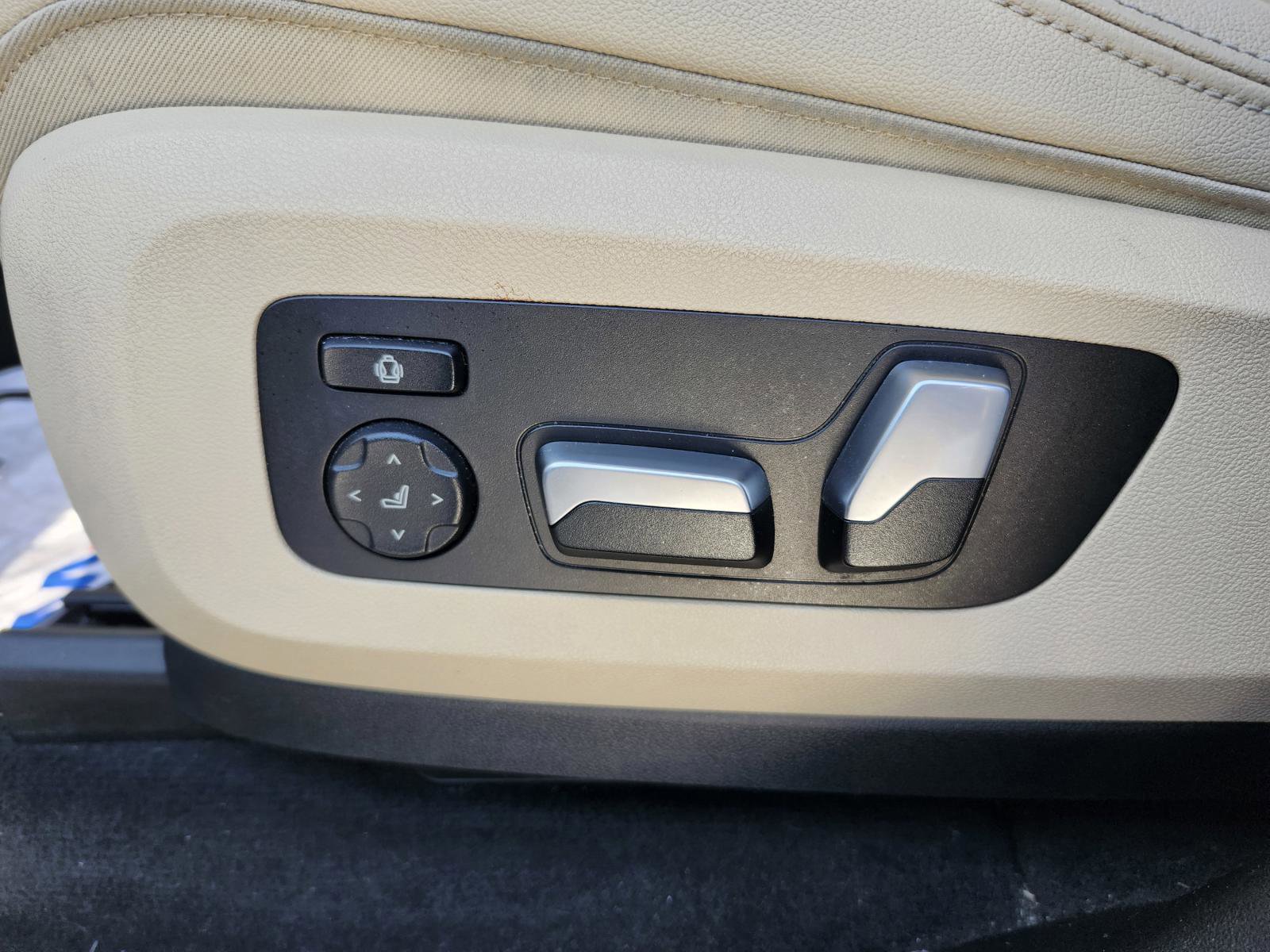 Used 2020 BMW X5 sDrive40i w/ Premium Package RWD image 18
