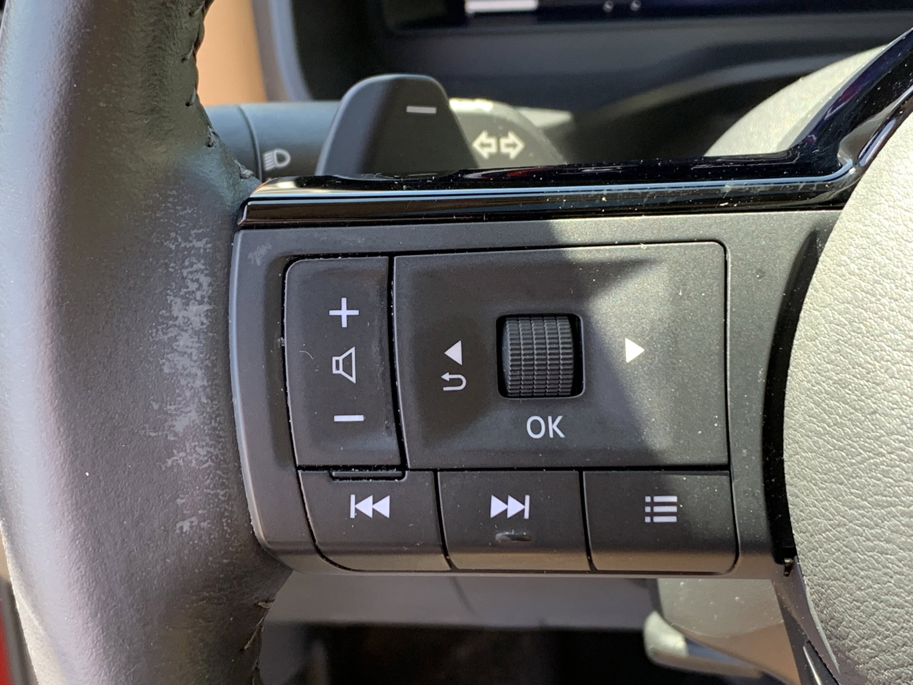 Used 2023 Nissan Rogue Platinum image 37