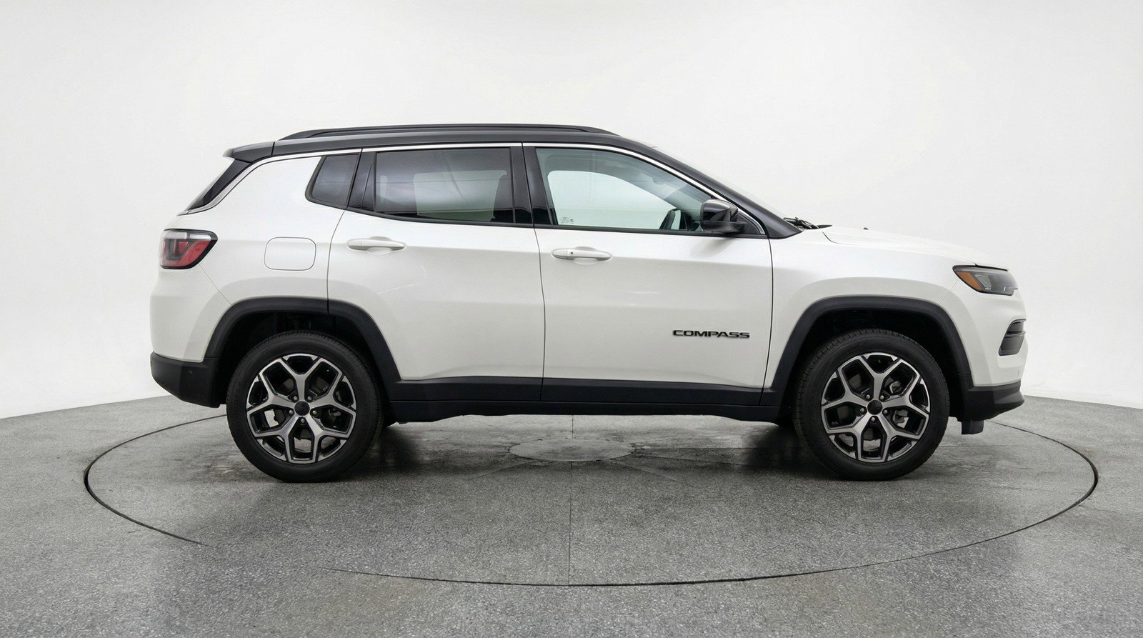 Used 2025 Jeep Compass Limited AWD/4WD image 11
