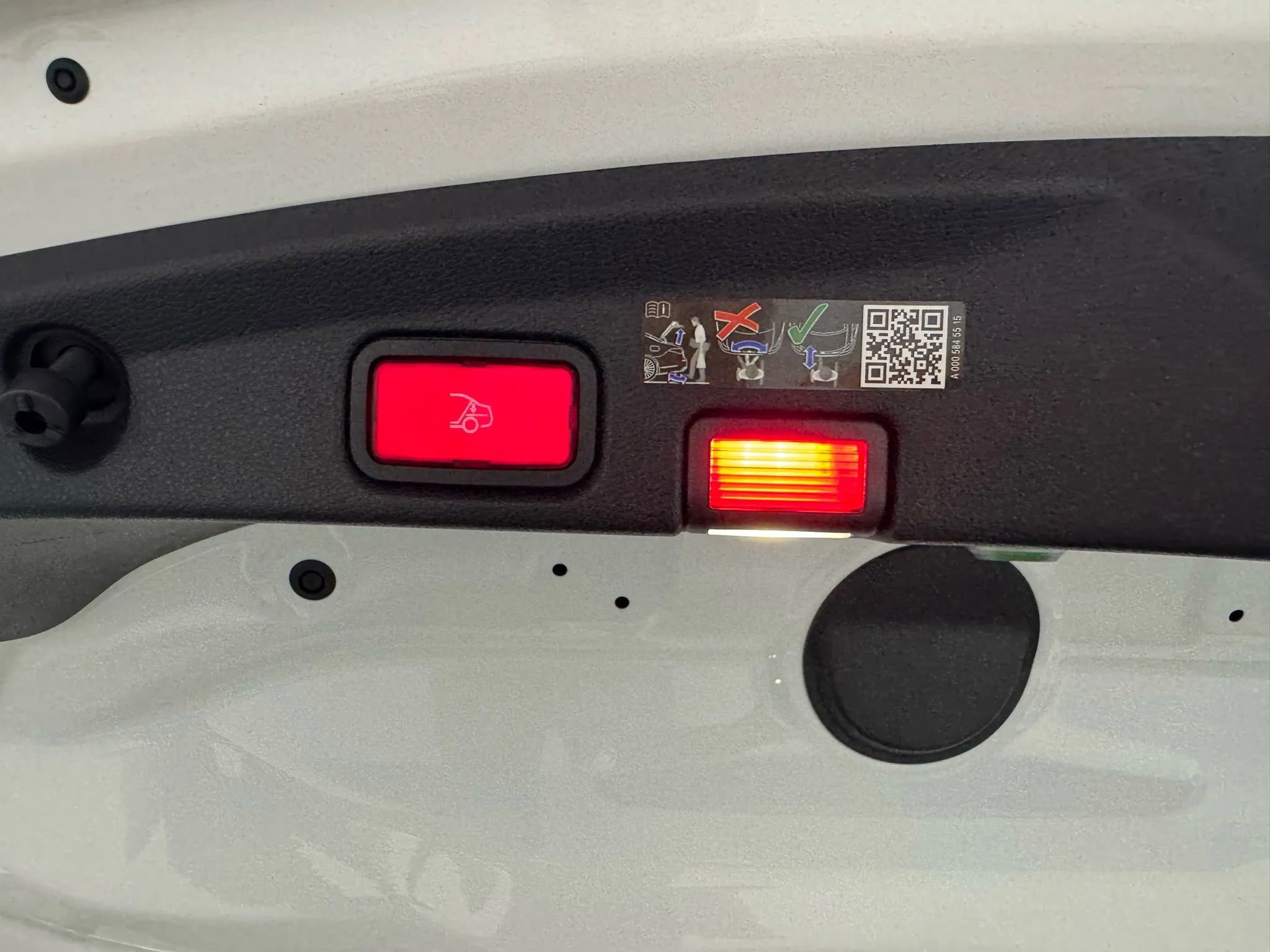 Used 2023 Mercedes-Benz E 450 Cabriolet image 28