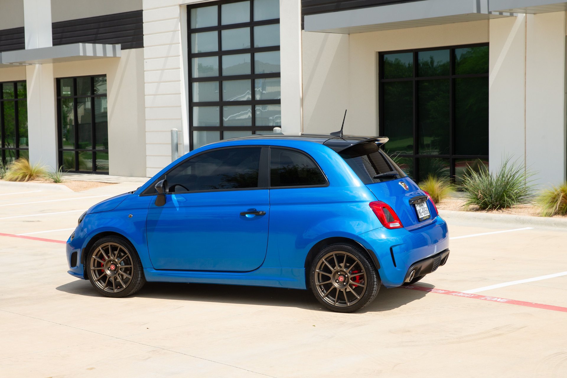 Used 2018 FIAT 500 Abarth FWD image 7
