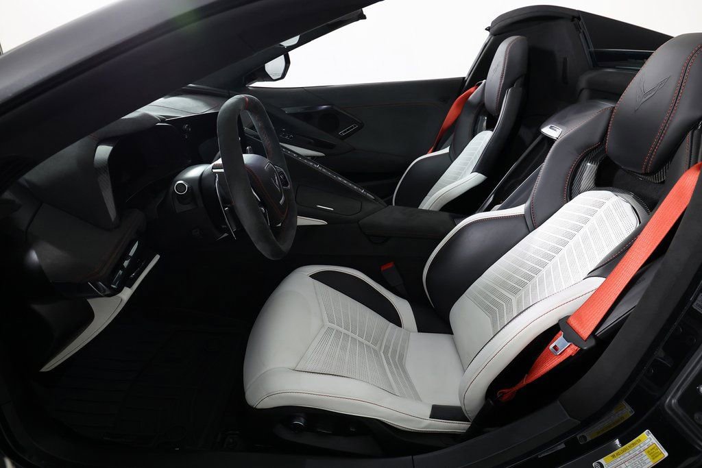 Used 2023 Chevrolet Corvette Stingray Premium Conv w/ Z51 Performance Package image 13