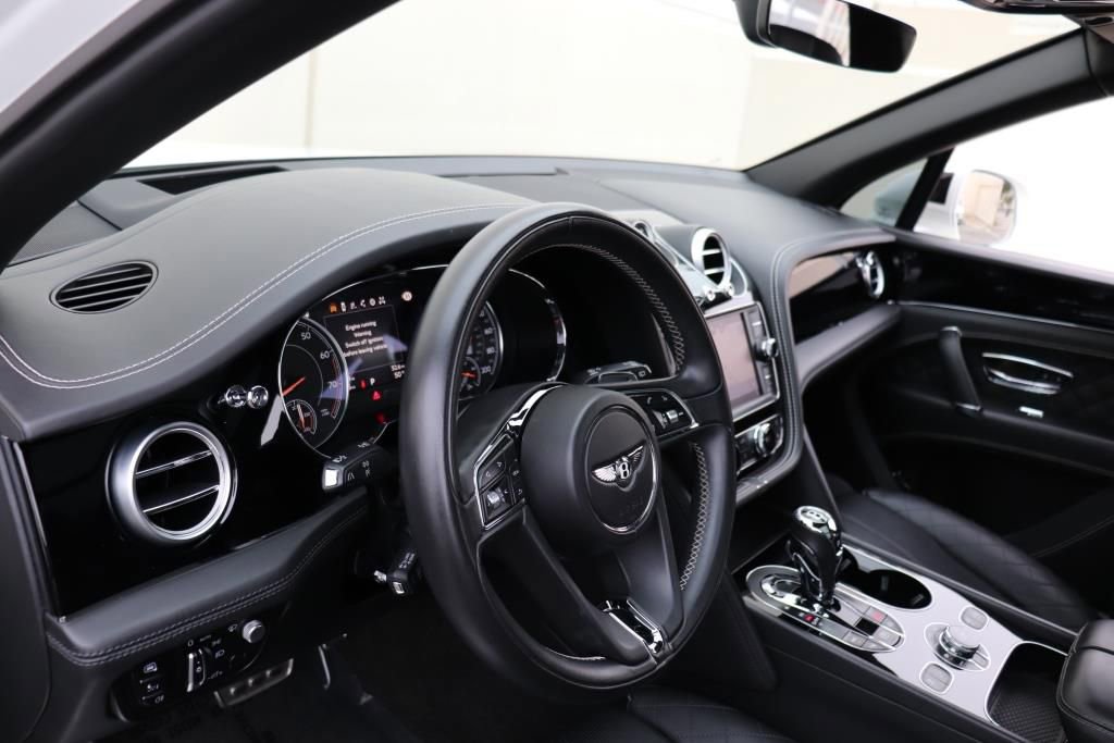 Used 2017 Bentley Bentayga image 55