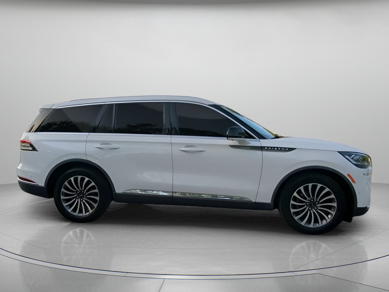 Used 2023 Lincoln Aviator Reserve w/ Equipment Group 201A RWD image 33