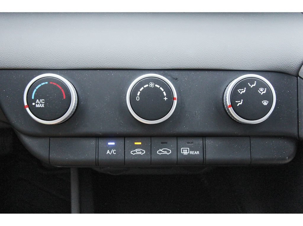 Certified 2026 Hyundai Elantra SE FWD image 27