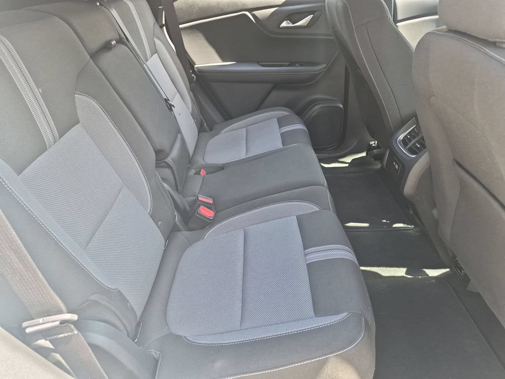 Used 2025 Chevrolet Blazer LT FWD image 29