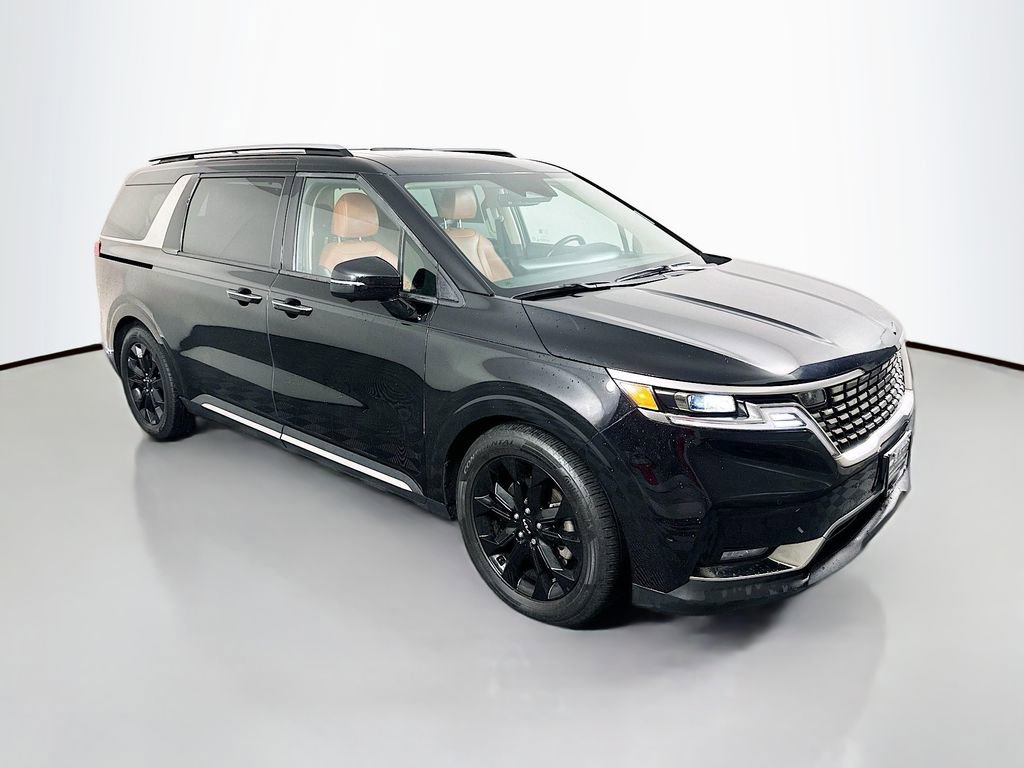 Used 2023 Kia Carnival SX Prestige image 1