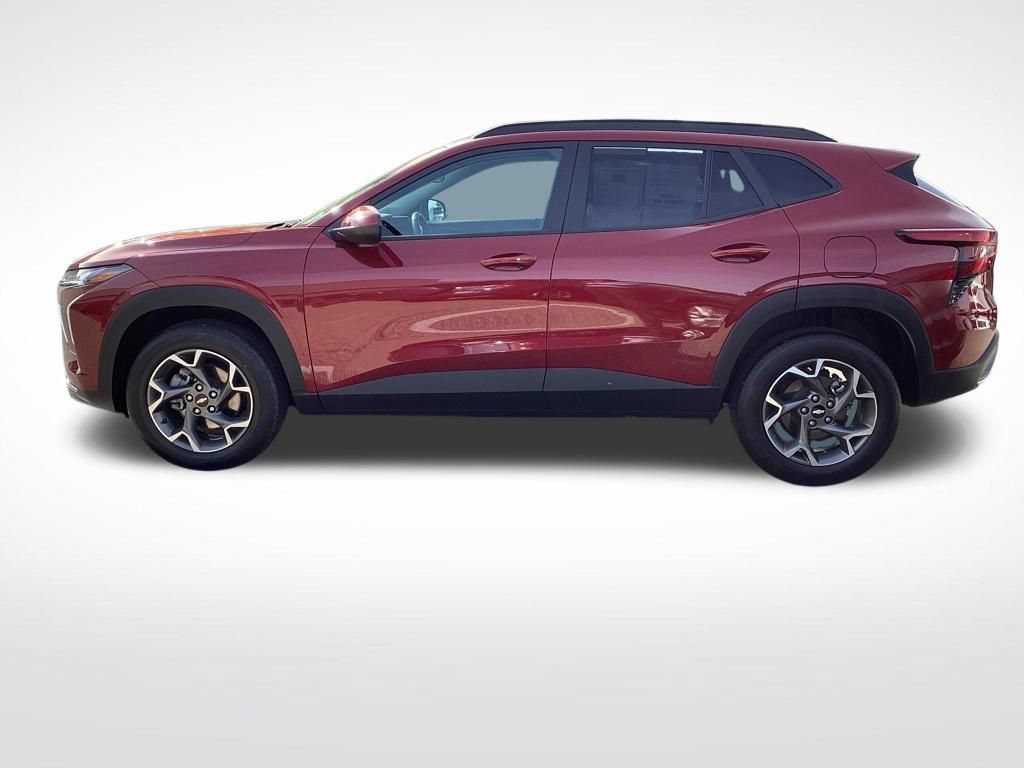 Used 2025 Chevrolet Trax LT w/ LT Convenience Package FWD image 6