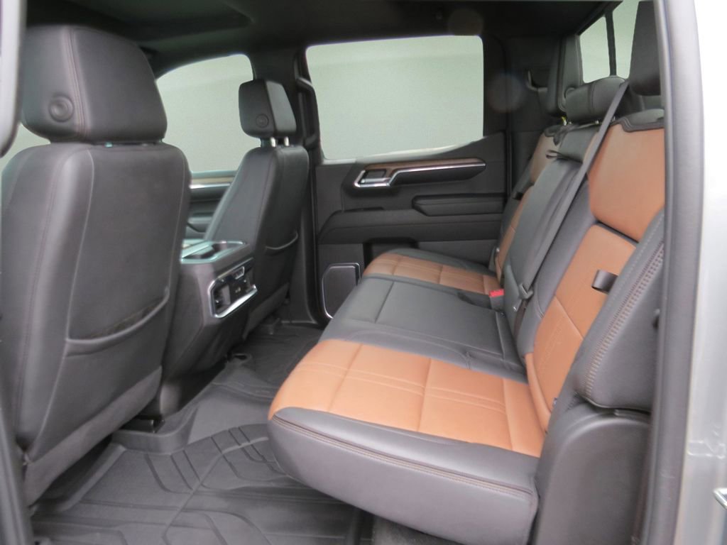 Certified 2024 Chevrolet Silverado 1500 High Country w/ High Country Premium Package AWD/4WD image 19
