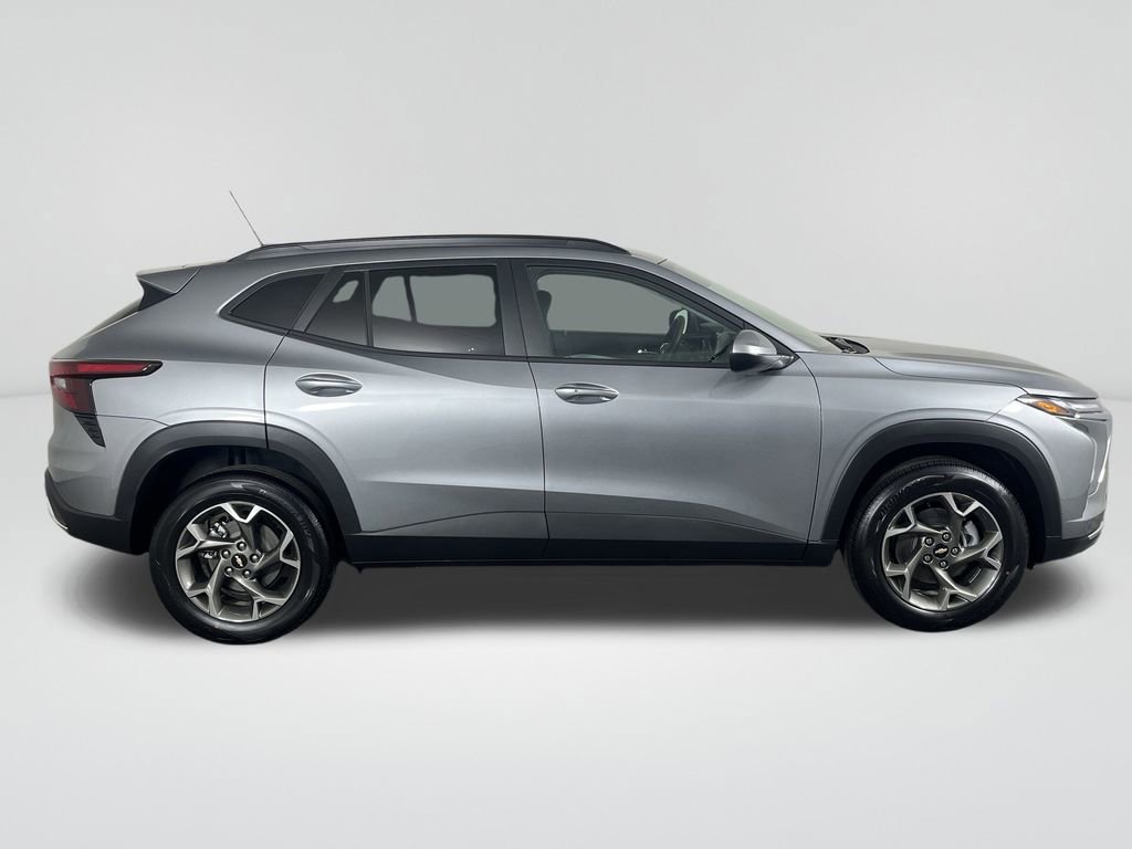 New 2025 Chevrolet Trax LT w/ Driver Confidence Package image 5