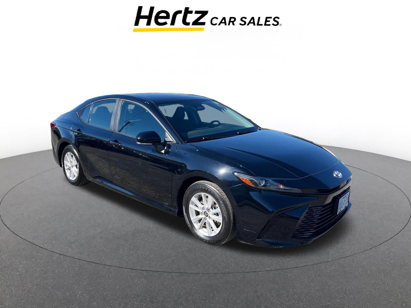 Used 2025 Toyota Camry LE image 1