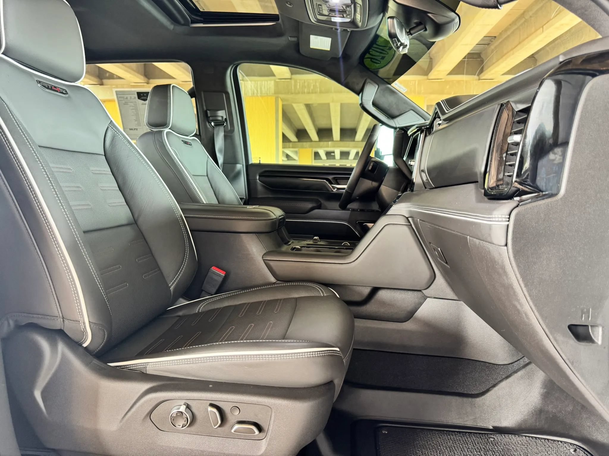 Used 2026 GMC Sierra 2500 AT4X AWD/4WD image 29