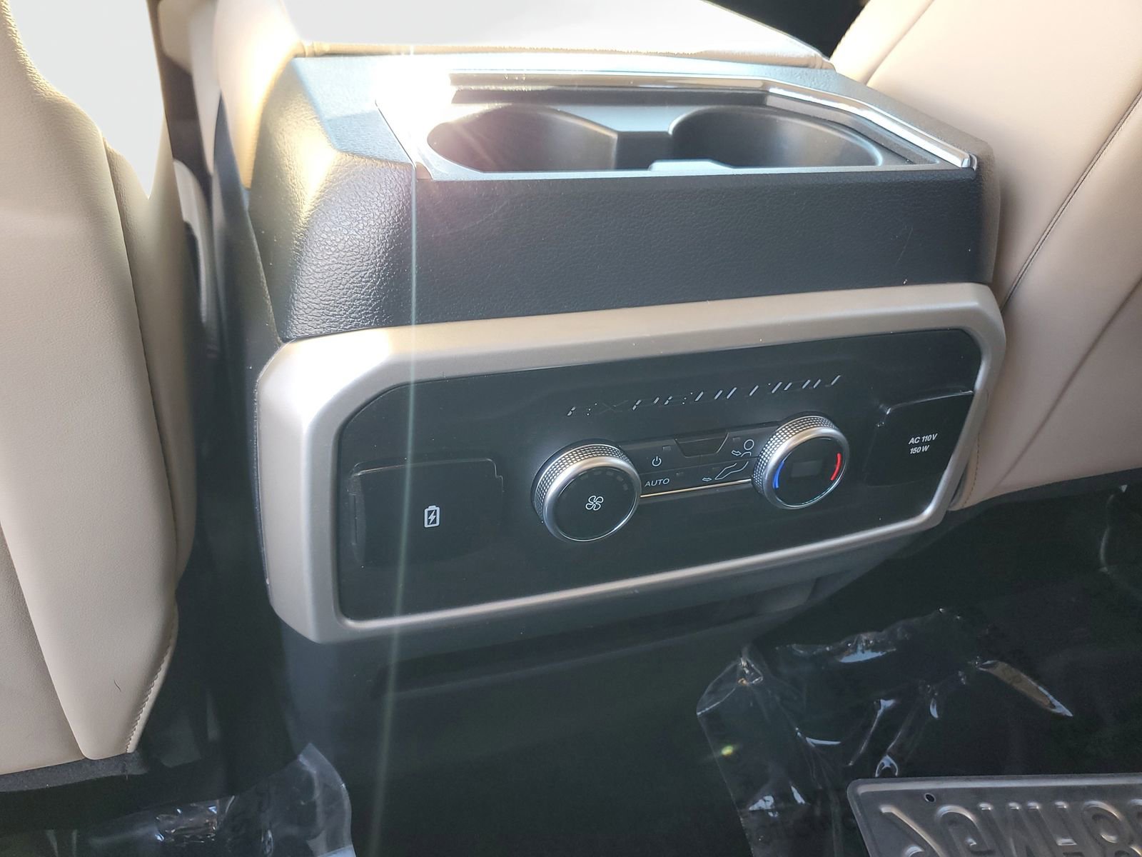 Used 2022 Ford Expedition XLT image 13