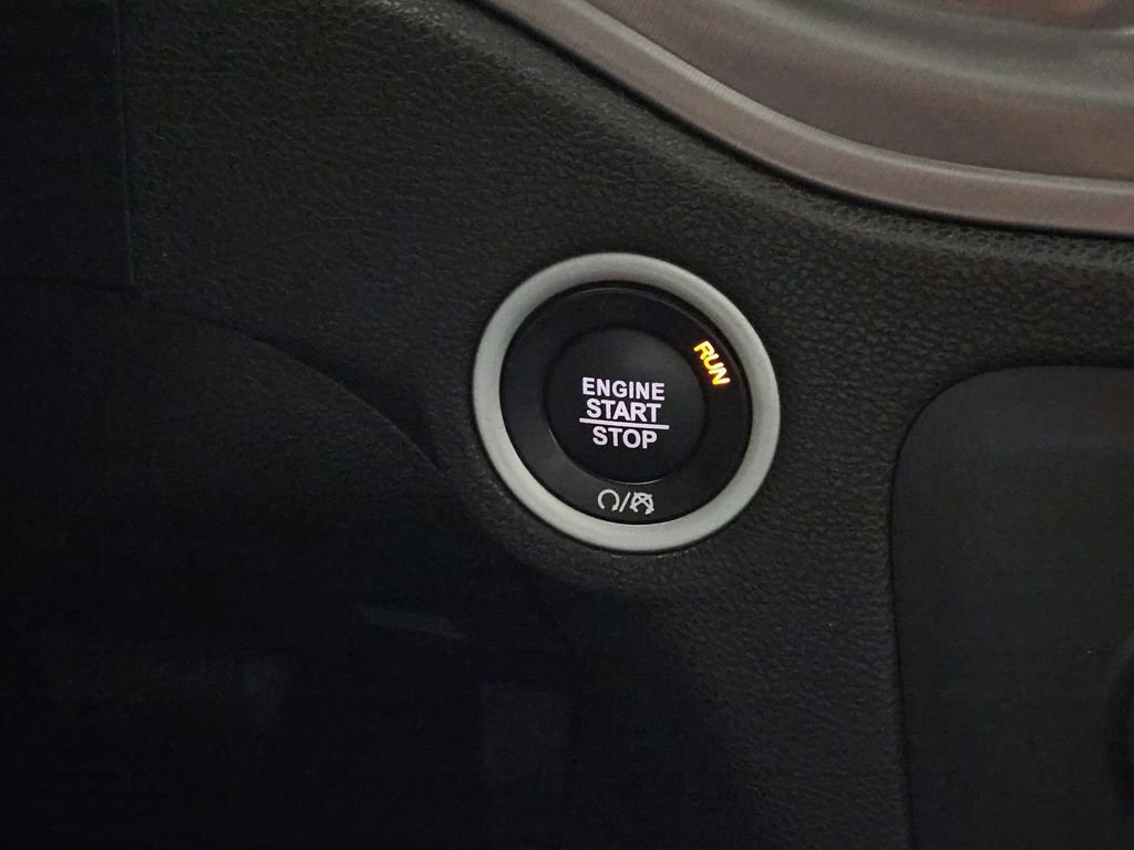 Used 2023 Dodge Charger SXT RWD image 16