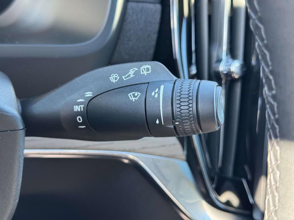 Certified 2026 Volvo XC90 T8 Plus w/ Protection Package Premier image 22