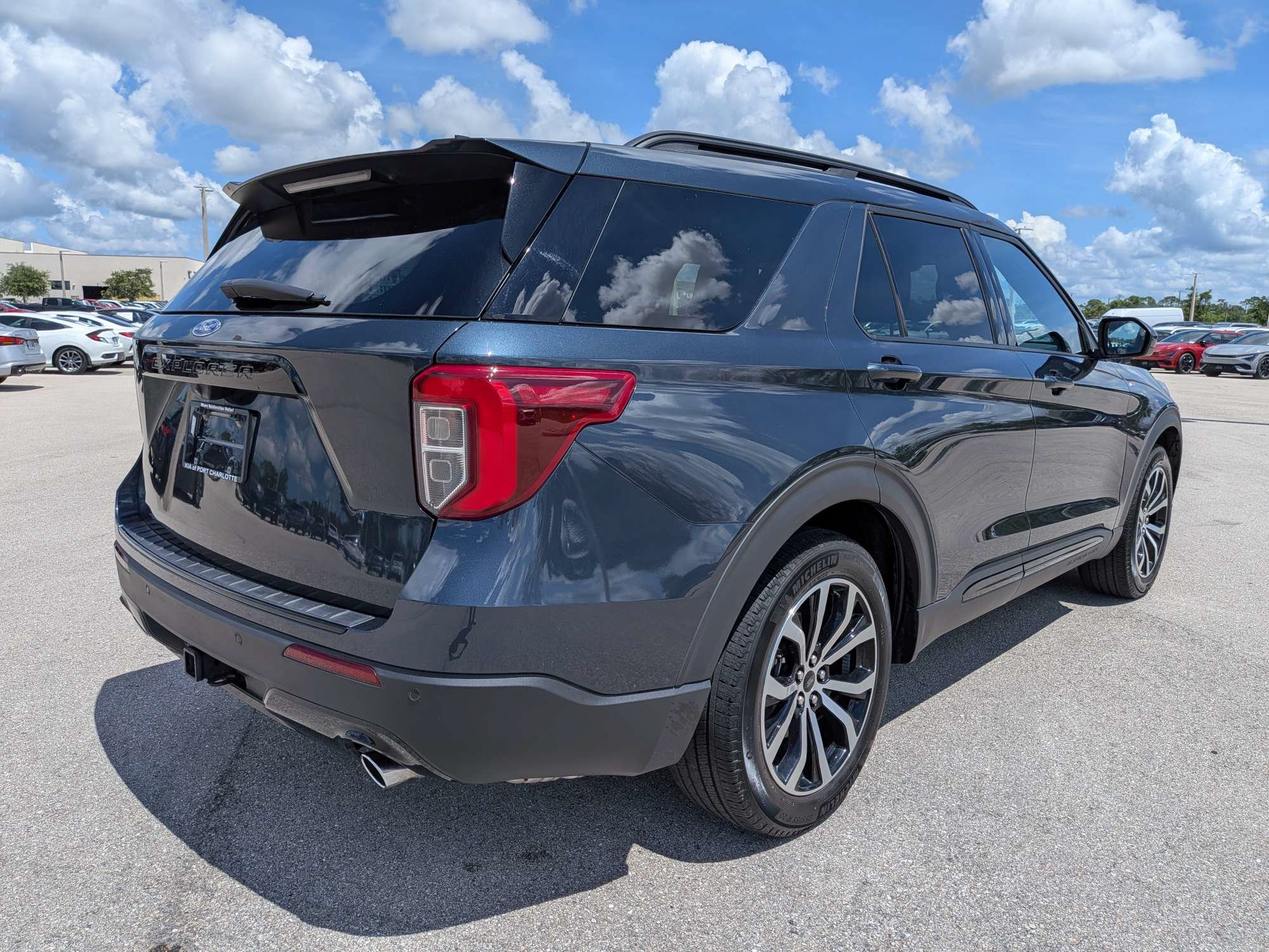 Used 2024 Ford Explorer ST-Line w/ Class IV Trailer Tow Package RWD image 5
