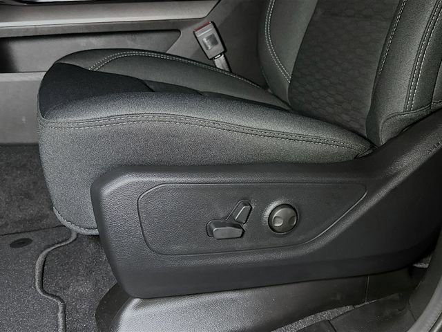 New 2026 RAM 1500 4x4 Crew Cab image 13