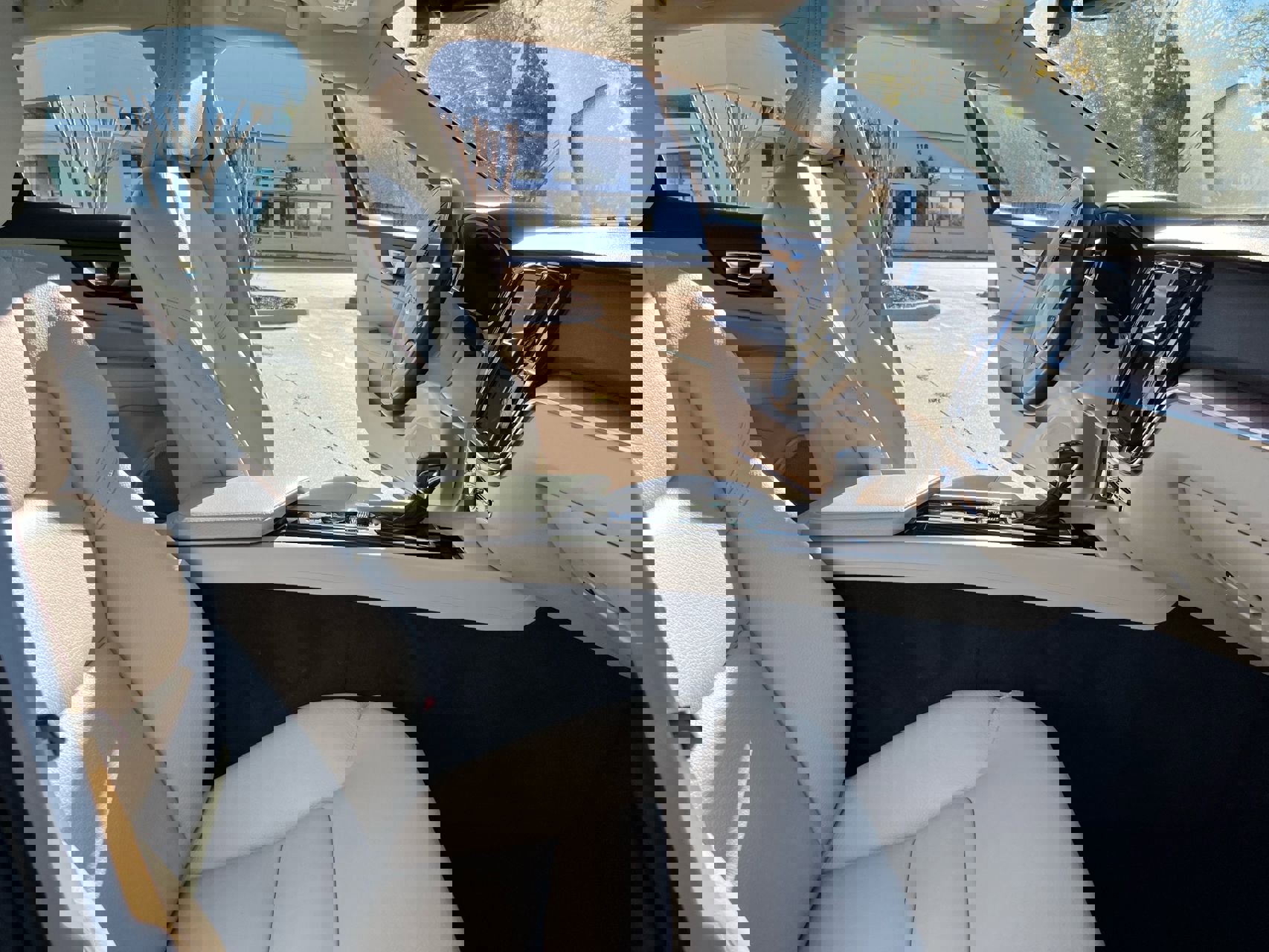 Used 2020 Volvo S60 T5 Momentum w/ Protection Package image 19