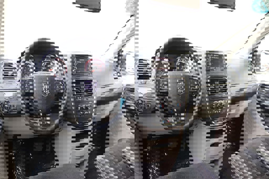 Used 2019 Dodge Grand Caravan SE image 4