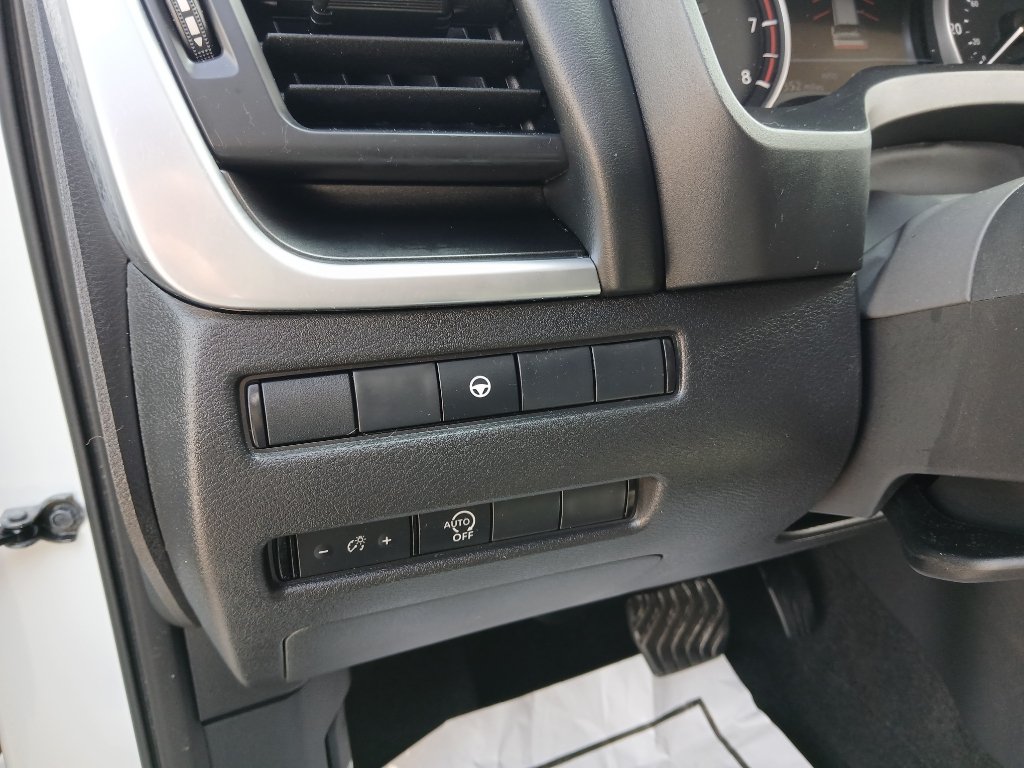 Used 2023 Nissan Rogue SV AWD/4WD image 12