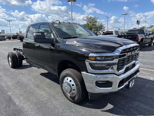 Used 2025 RAM 3500 Tradesman w/ Safety Group image 7
