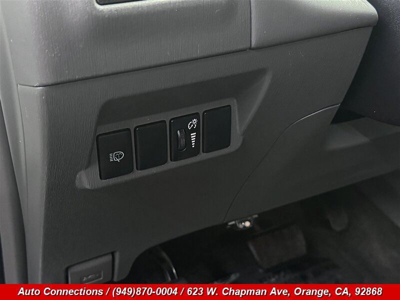 Used 2014 Toyota Prius V Five FWD image 21