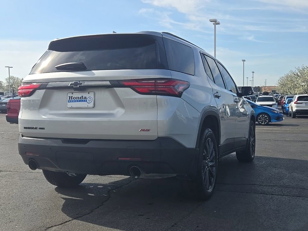 Used 2022 Chevrolet Traverse RS w/ LPO, Floor Liner Package AWD/4WD image 9