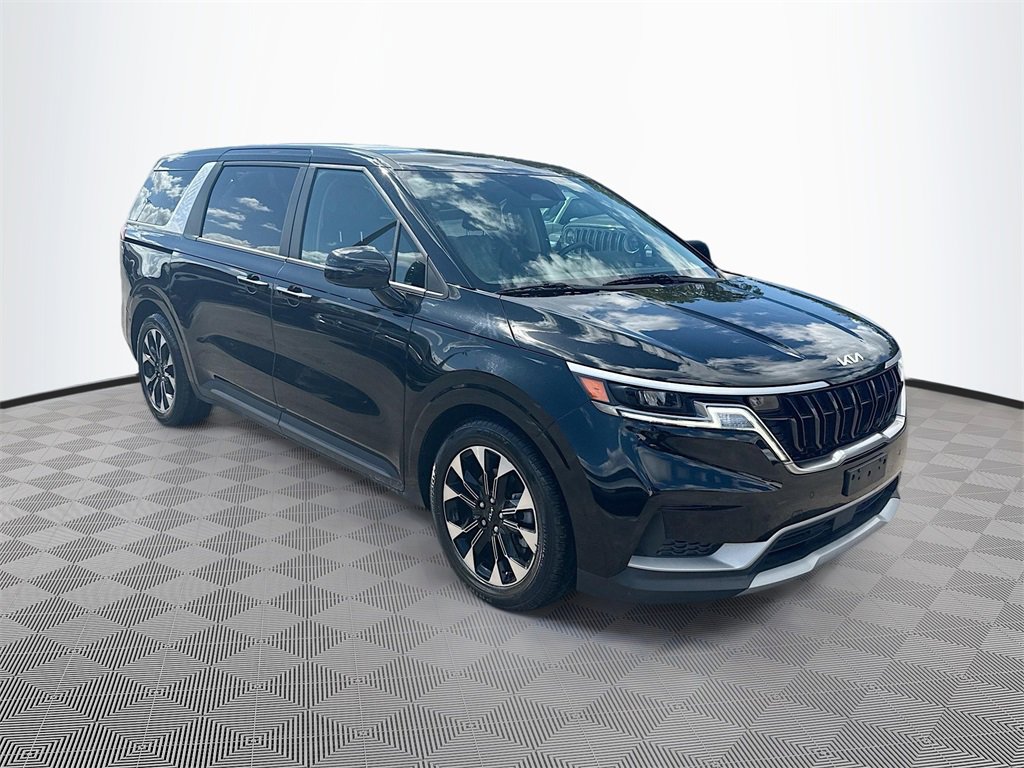 Used 2024 Kia Carnival EX image 4