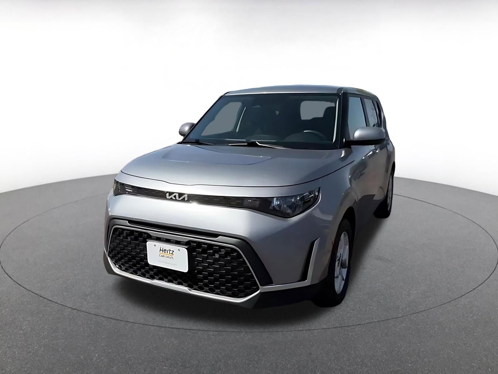 Used 2025 Kia Soul LX w/ LX Technology Package FWD image 7