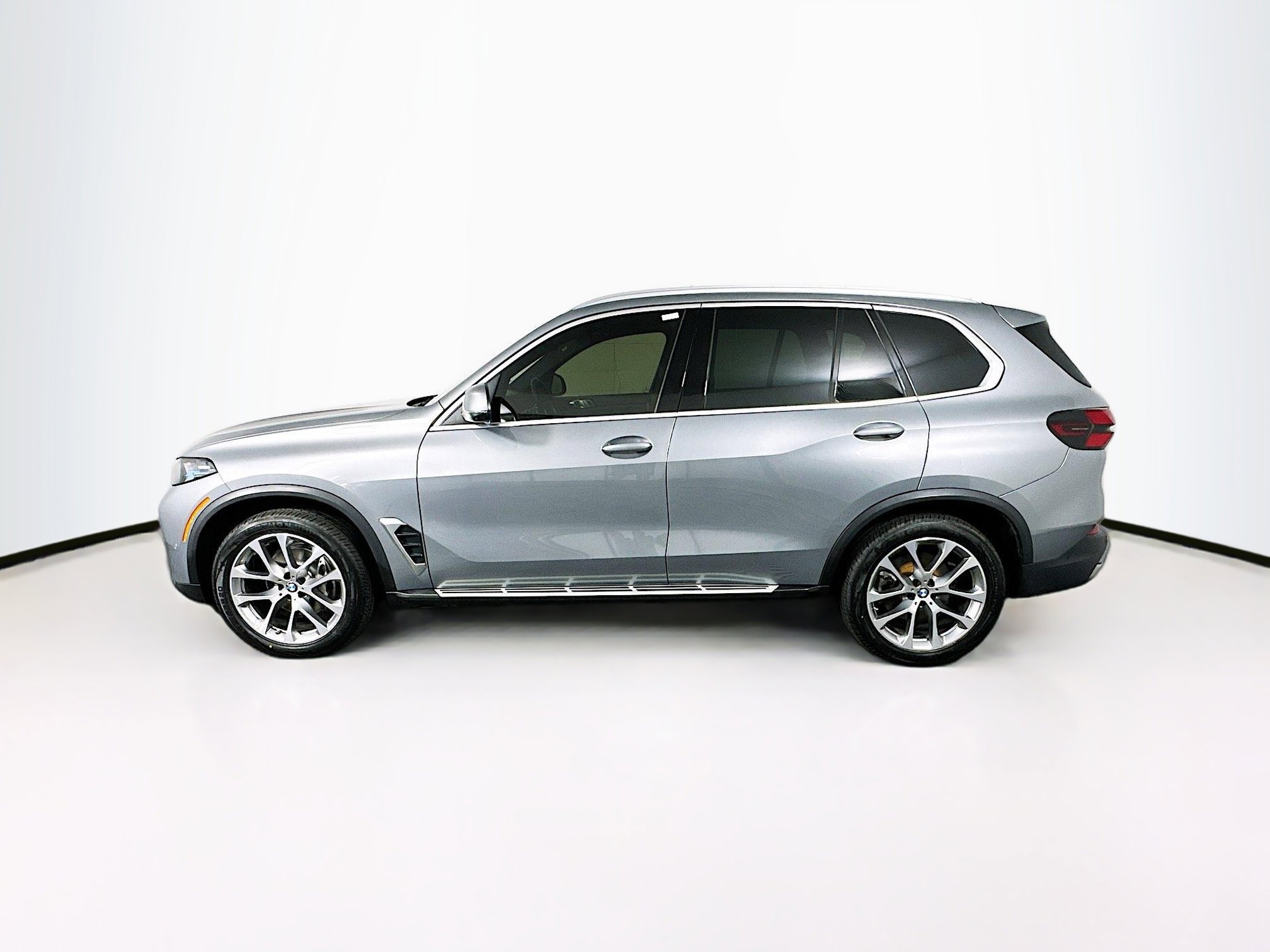 Used 2024 BMW X5 sDrive40i image 4