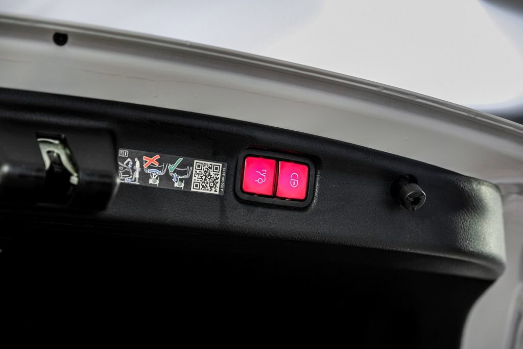 Used 2022 Mercedes-Benz C 300 Sedan image 55