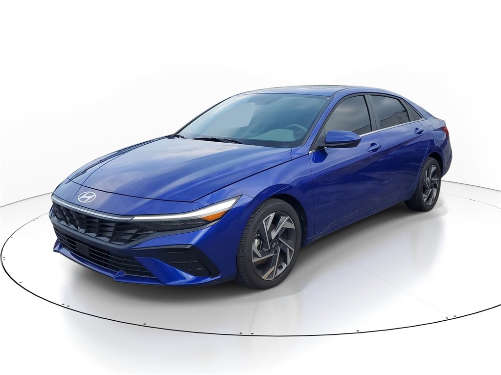 Used 2025 Hyundai Elantra SEL image 4