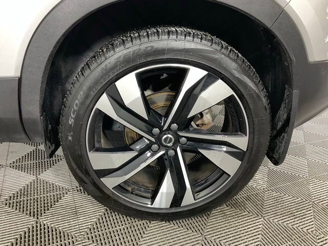 Certified 2023 Volvo XC40 B5 Plus w/ Climate Package image 39