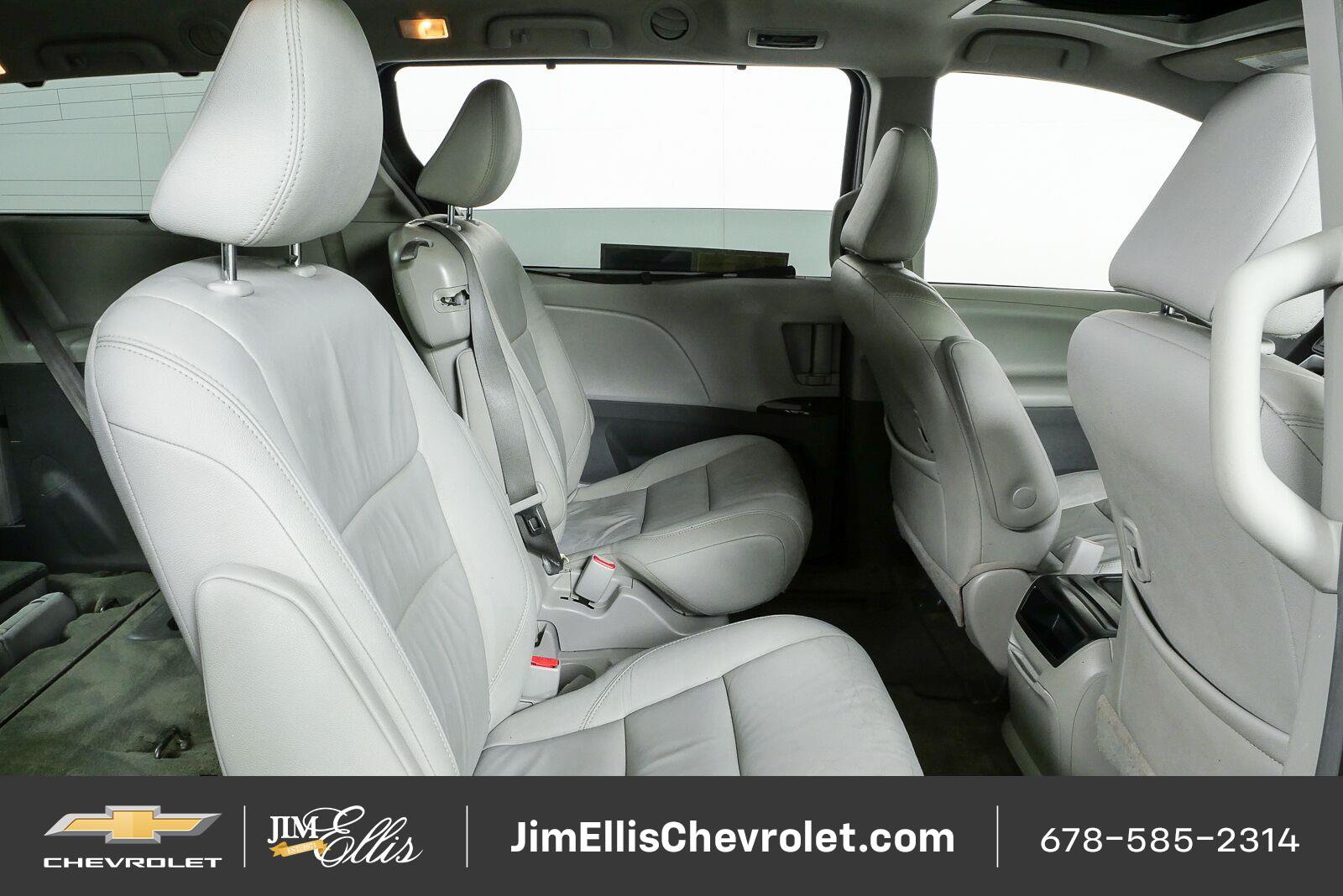 Used 2016 Toyota Sienna XLE FWD image 19