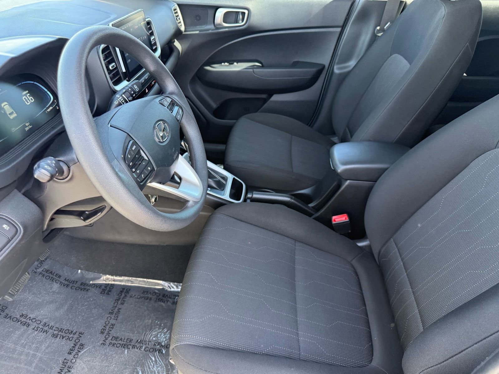 Used 2025 Hyundai Venue SE image 14