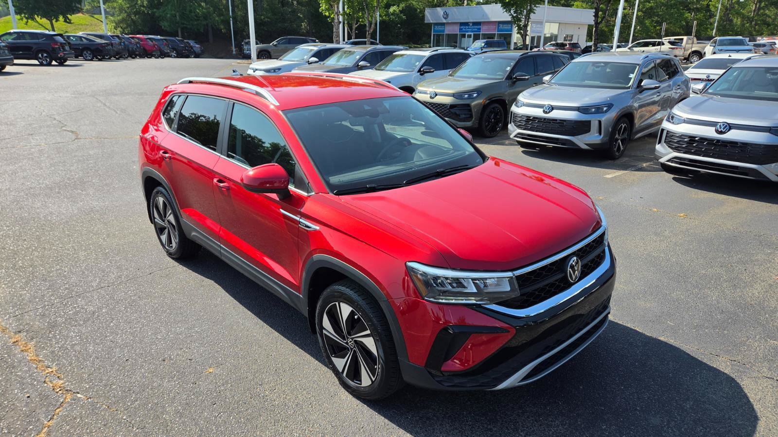 Certified 2024 Volkswagen Taos SE AWD/4WD image 6