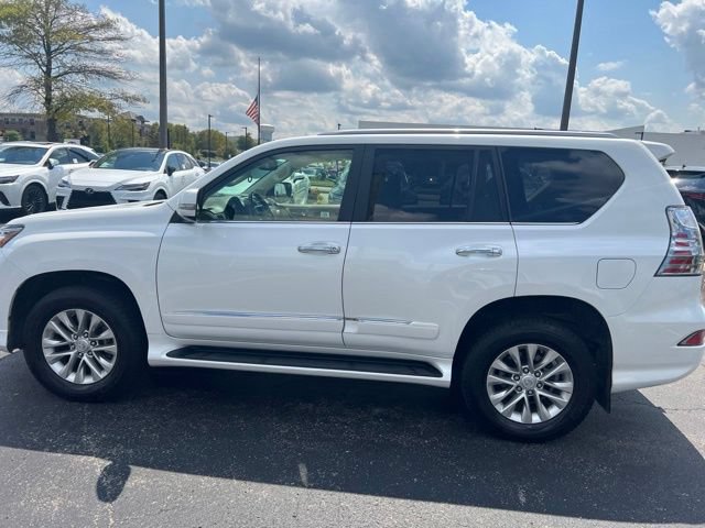 Used 2017 Lexus GX 460 Premium w/ Premium Package AWD/4WD image 4