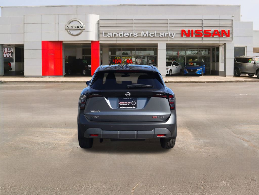 Used 2025 Nissan Kicks SR image 4
