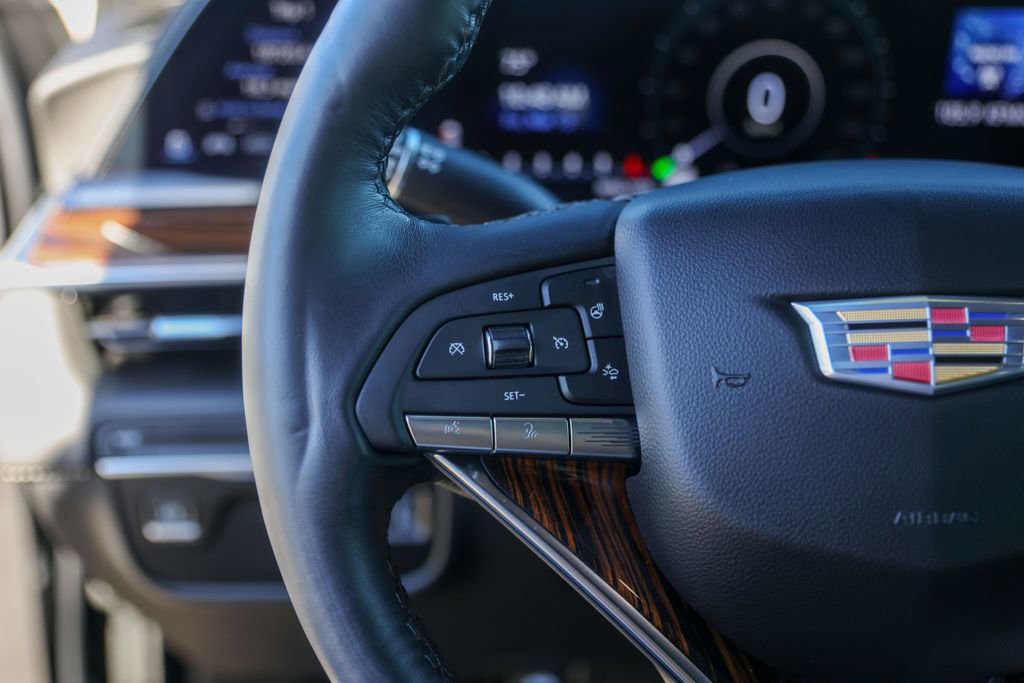 Used 2022 Cadillac Escalade Premium Luxury image 14