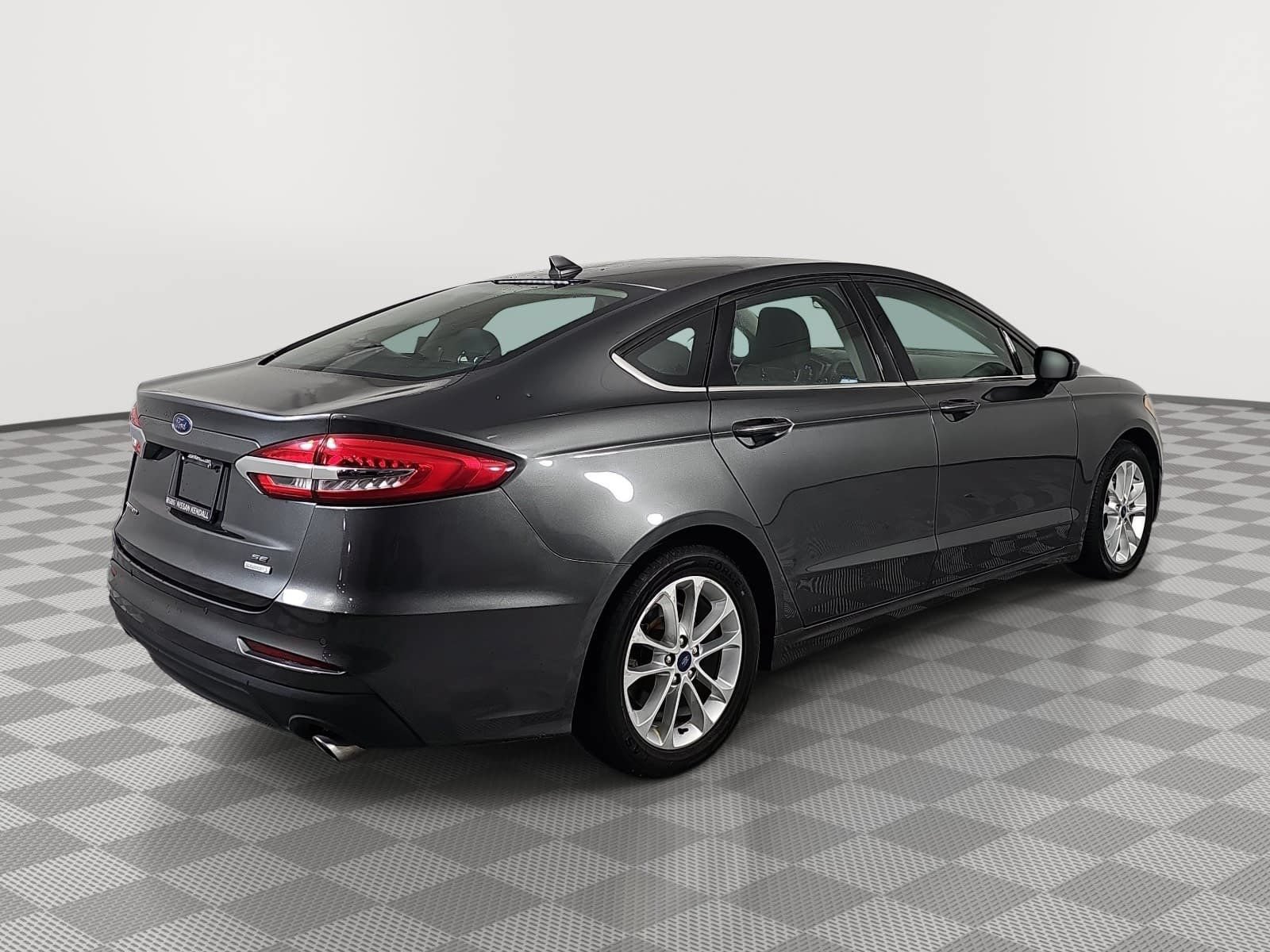 Used 2019 Ford Fusion SE FWD image 8