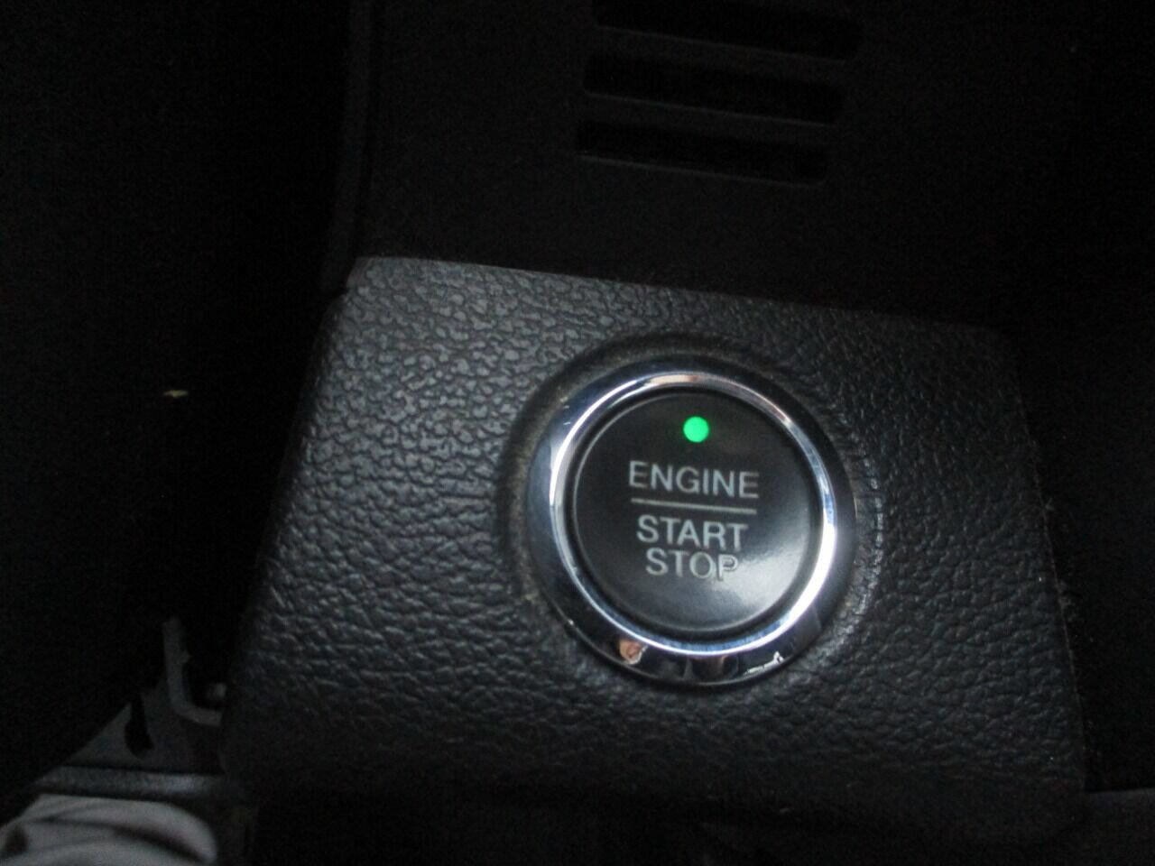 Used 2016 Ford F150 Platinum w/ Equipment Group 701A Luxury image 12