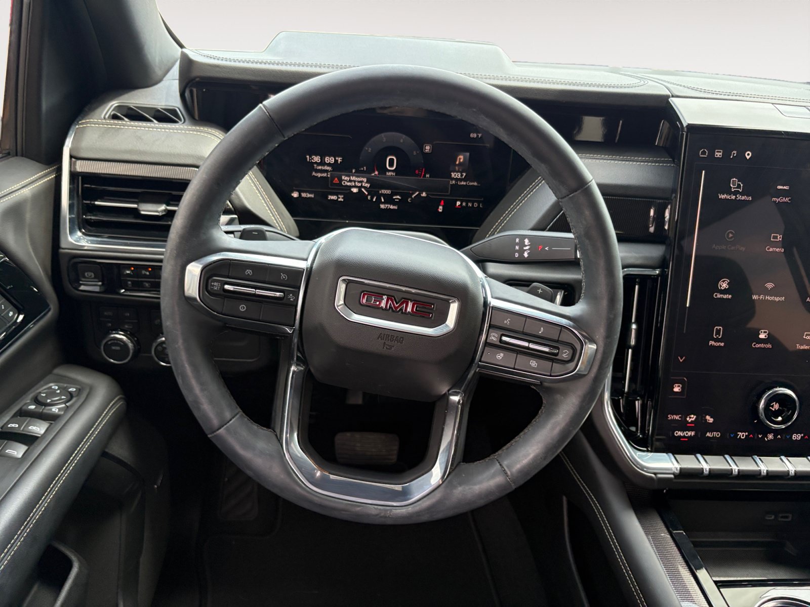 Used 2025 GMC Yukon Elevation AWD/4WD image 12