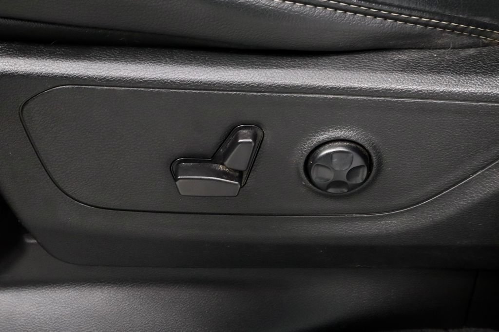 Used 2023 RAM 1500 Laramie AWD/4WD image 25