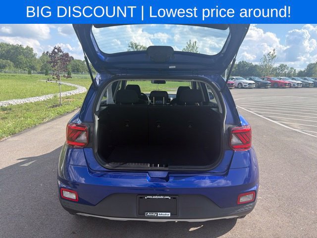 Used 2021 Hyundai Venue SEL FWD image 11